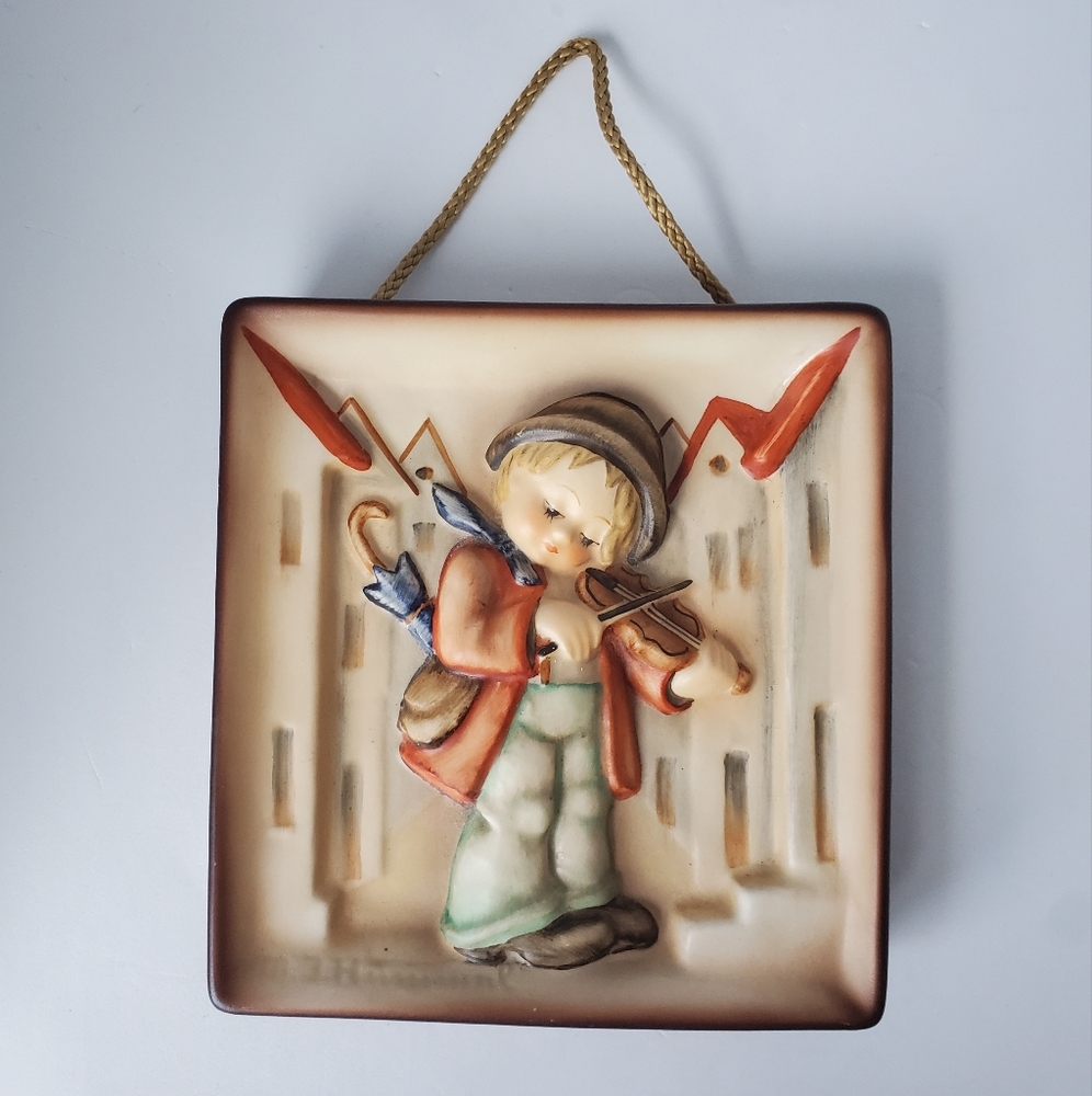 Vtg Goebel MJ Hummel 93 “Little Fiddler” Plaque 1938 Collectible Wall Hanging